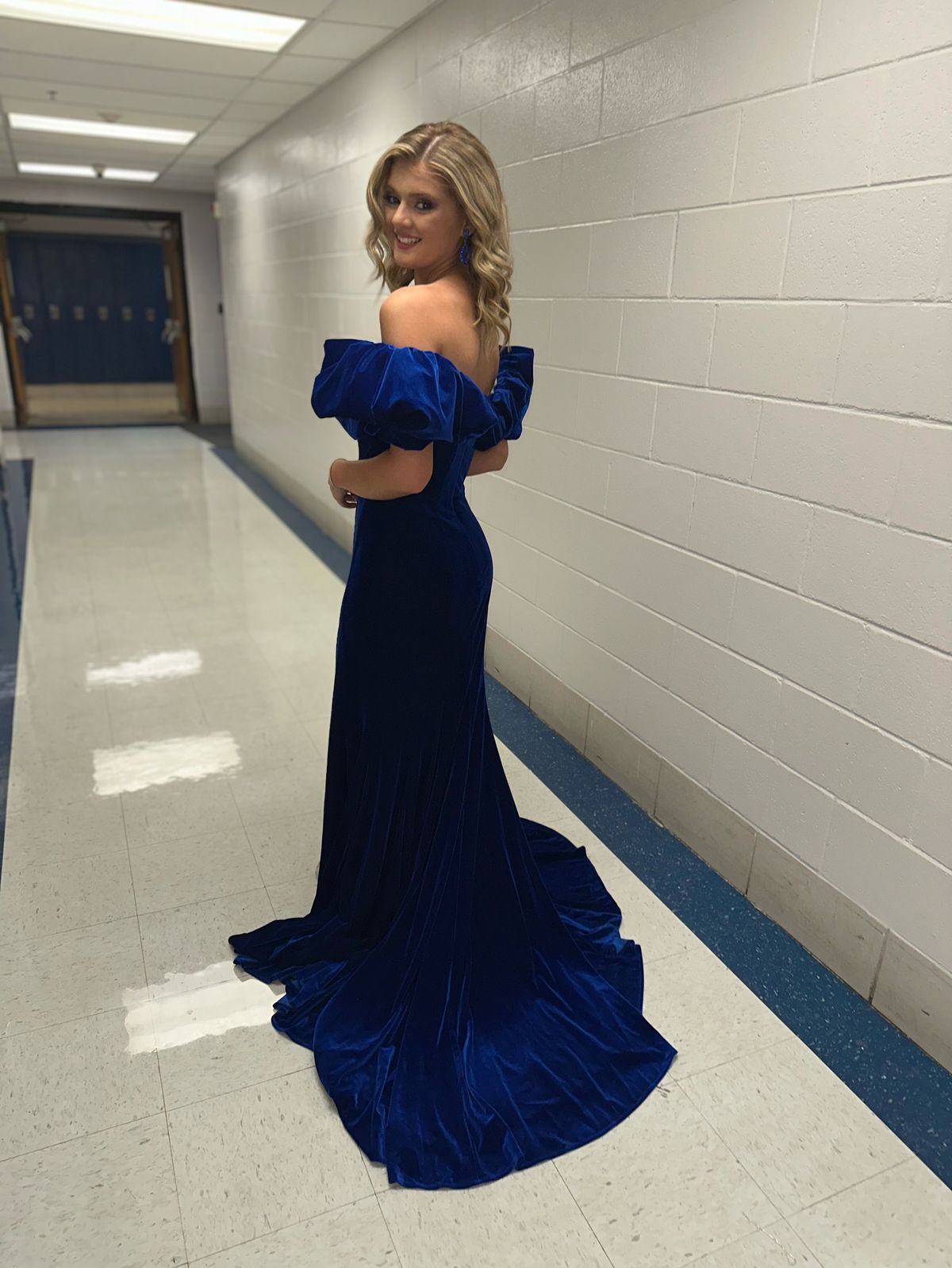 Ashley Lauren Size 4 Prom Off The Shoulder Blue Dress With Train on Queenly