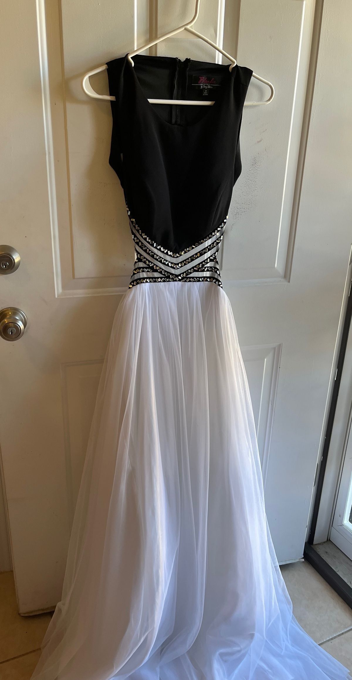 Blondie Nites Size 8 Prom High Neck White Dress With Train on Queenly