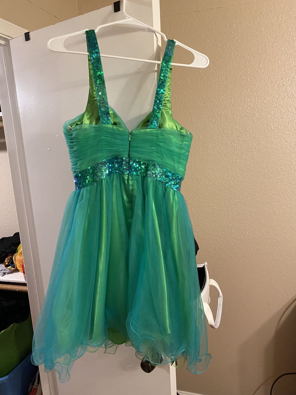 Size 10 Green Cocktail Dress on Queenly