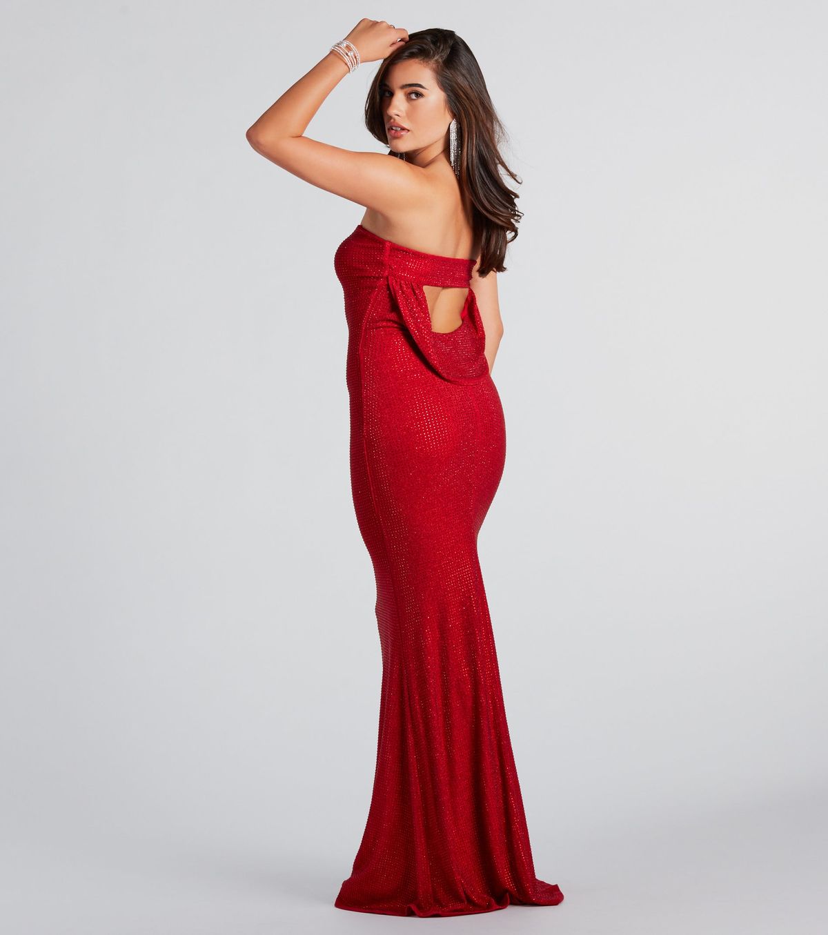 Style 05002-7740 Windsor Size M Prom Strapless Sequined Red Floor Length Maxi on Queenly