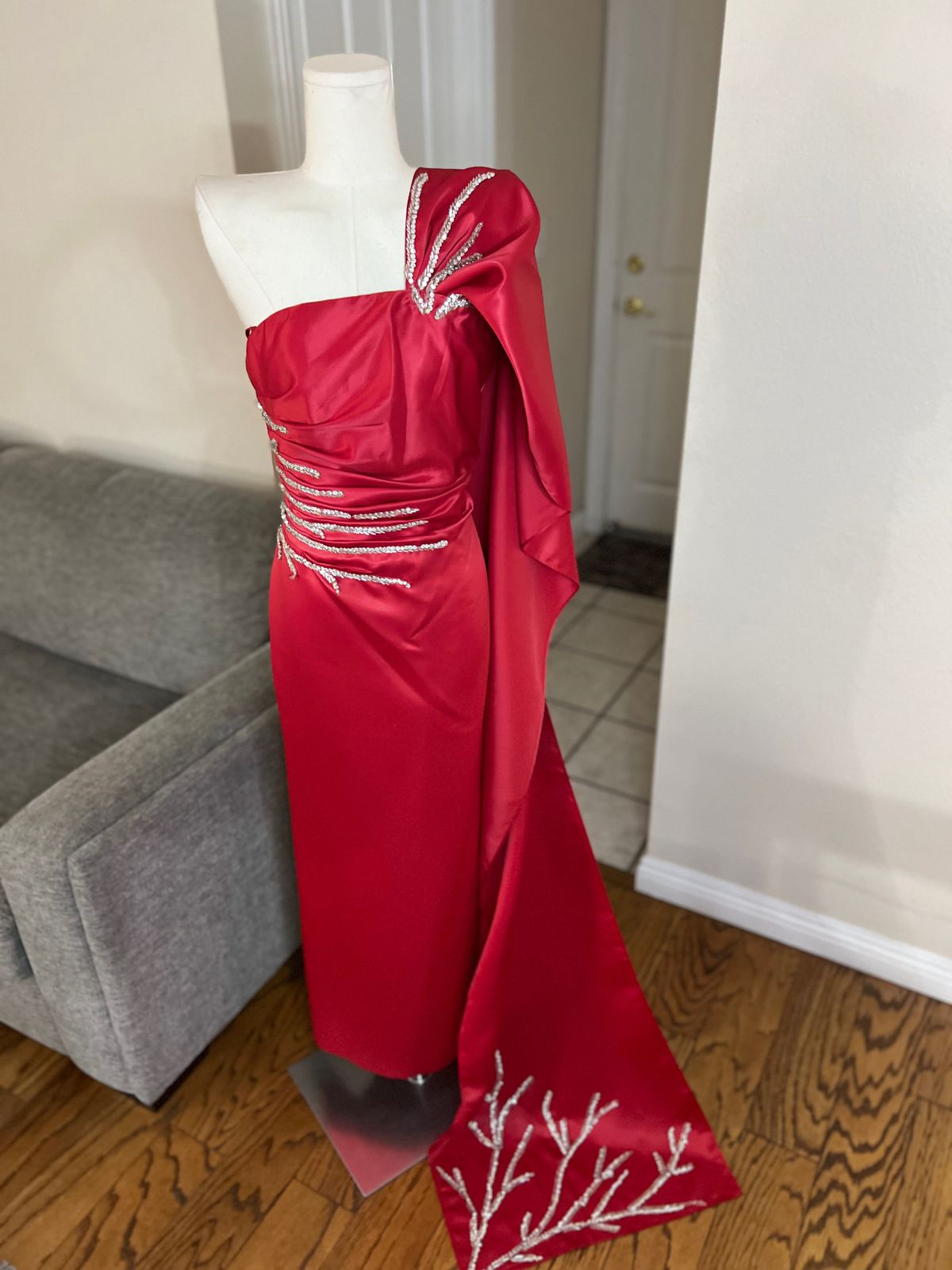 Size S Prom One Shoulder Red A-line Dress on Queenly