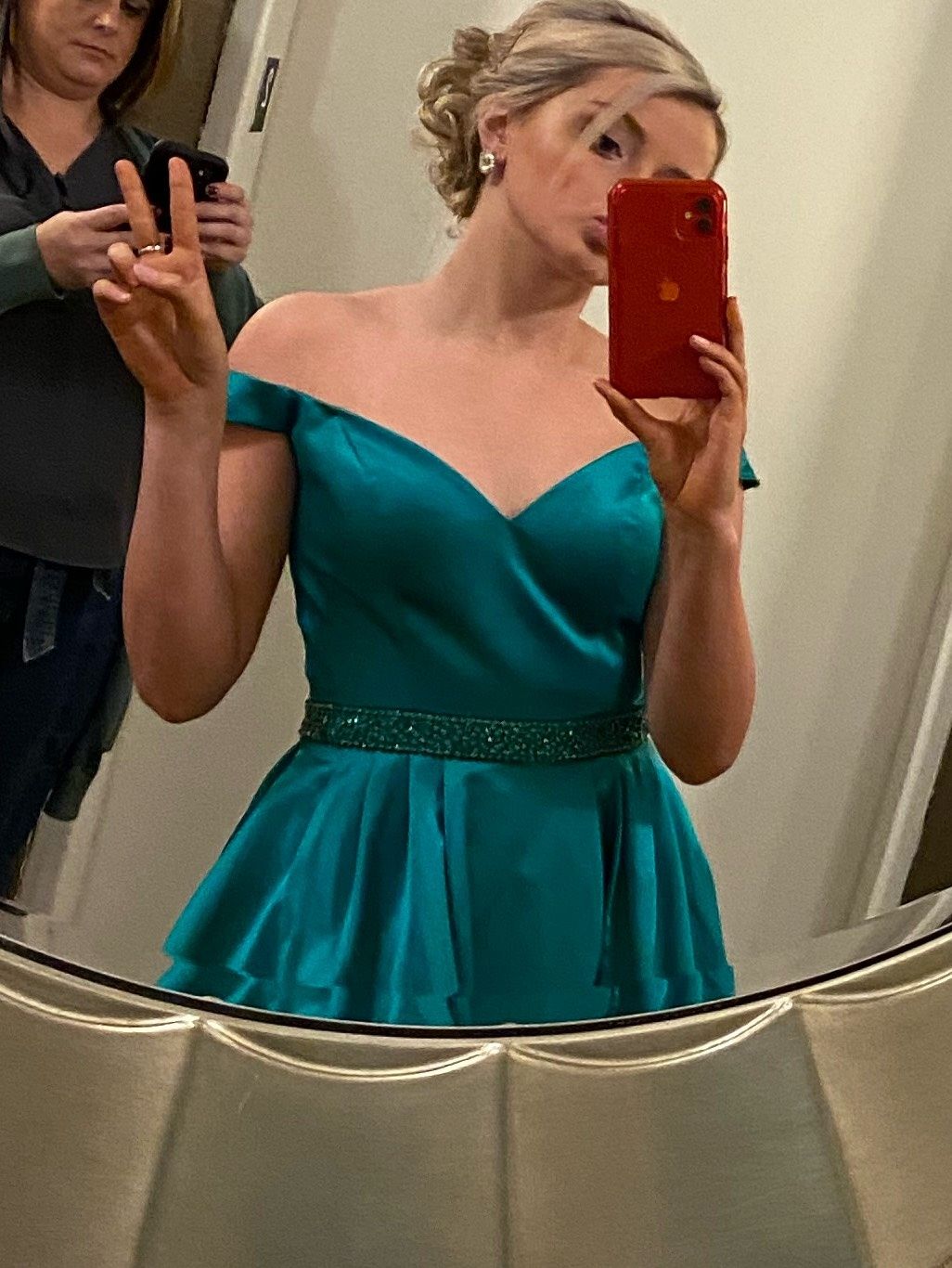 Sherri Hill Size 4 Homecoming Off The Shoulder Green Cocktail Dress on Queenly
