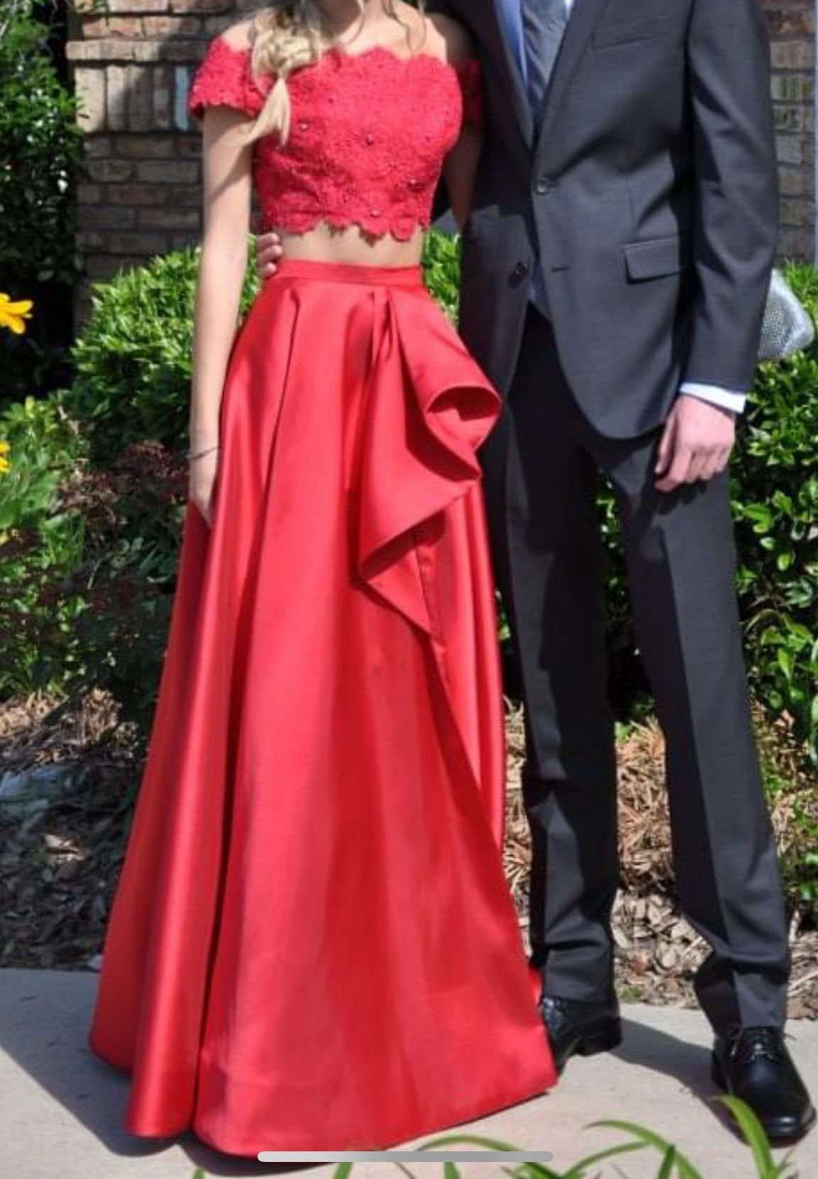 Sherri Hill Size 0 Prom Off The Shoulder Lace Red Floor Length Maxi on Queenly