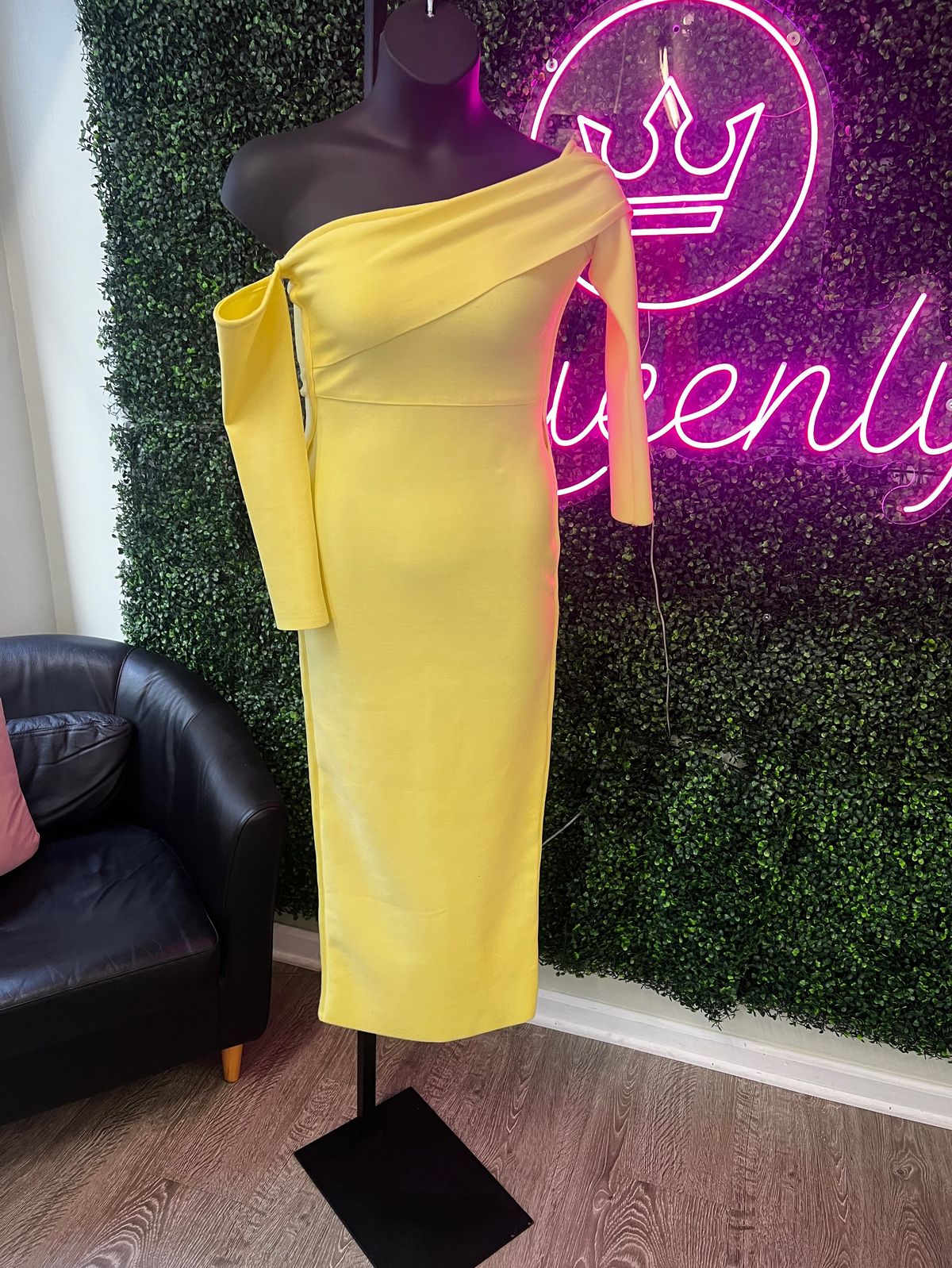 Style 20018 Size M Pageant Off The Shoulder Yellow Cocktail Dress on Queenly