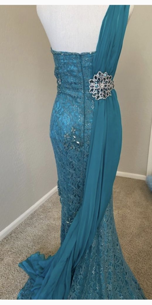 Terani Couture Size 4 Blue Floor Length Maxi on Queenly