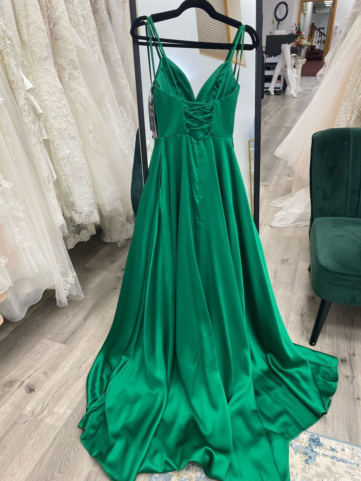 Style 10437 Dave and Johnny Size 0 Prom Plunge Green A-line Dress on Queenly