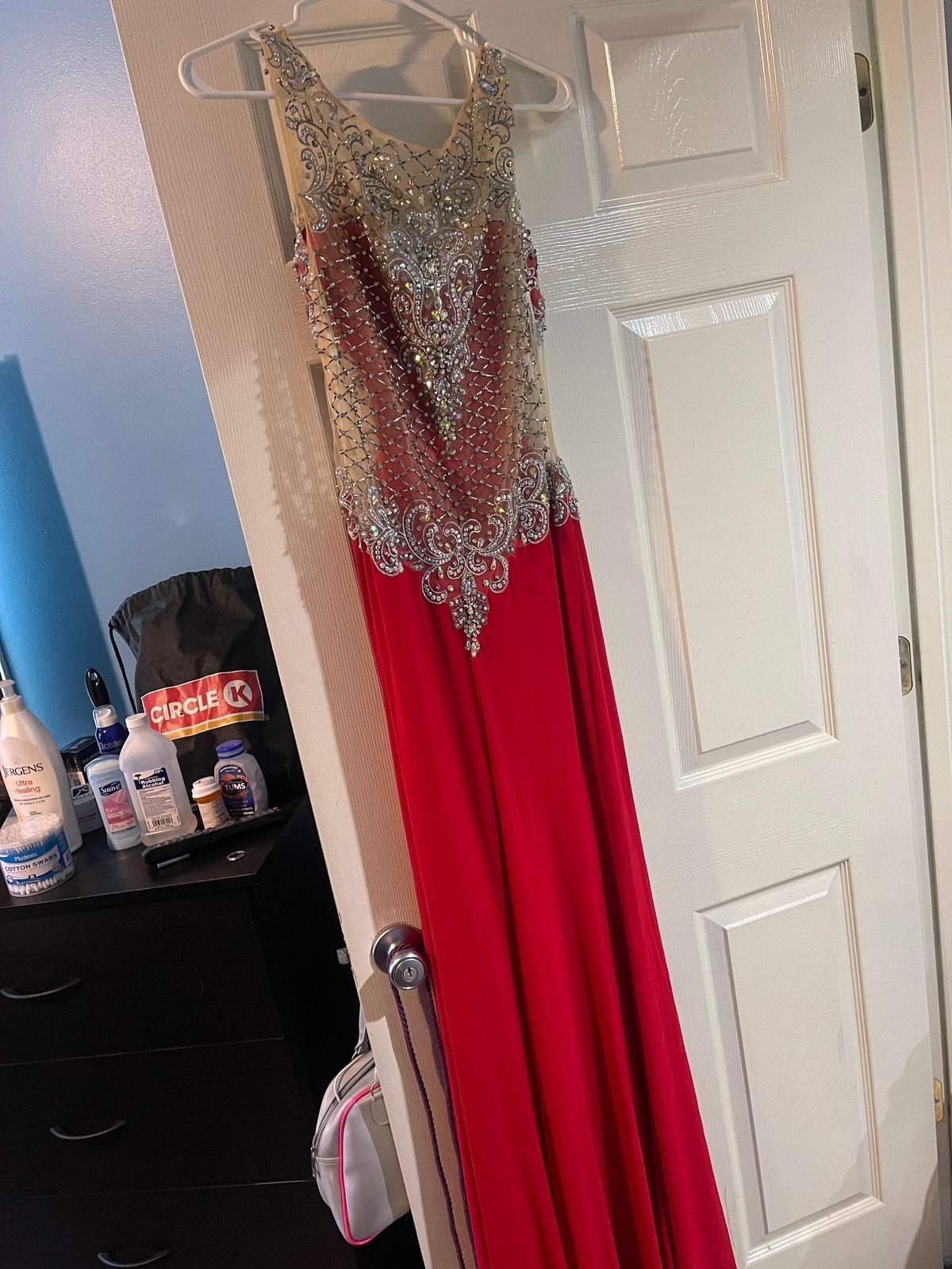 Alyce Paris Size 6 Prom Plunge Red A-line Dress on Queenly