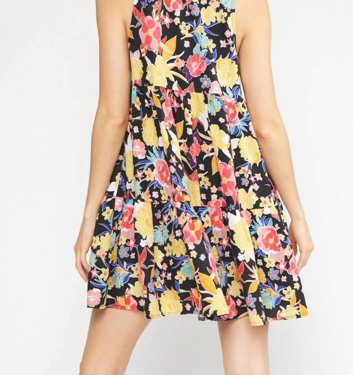Style 1-3424013058-2696 entro Size L Halter Floral Multicolor Cocktail Dress on Queenly