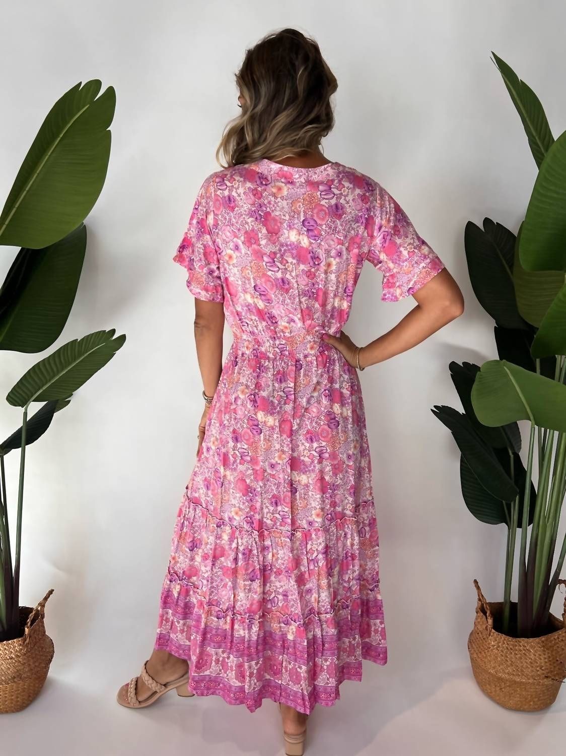 Style 1-3915153140-3973 Walker & Wade Size XS Floral Pink Floor Length Maxi on Queenly