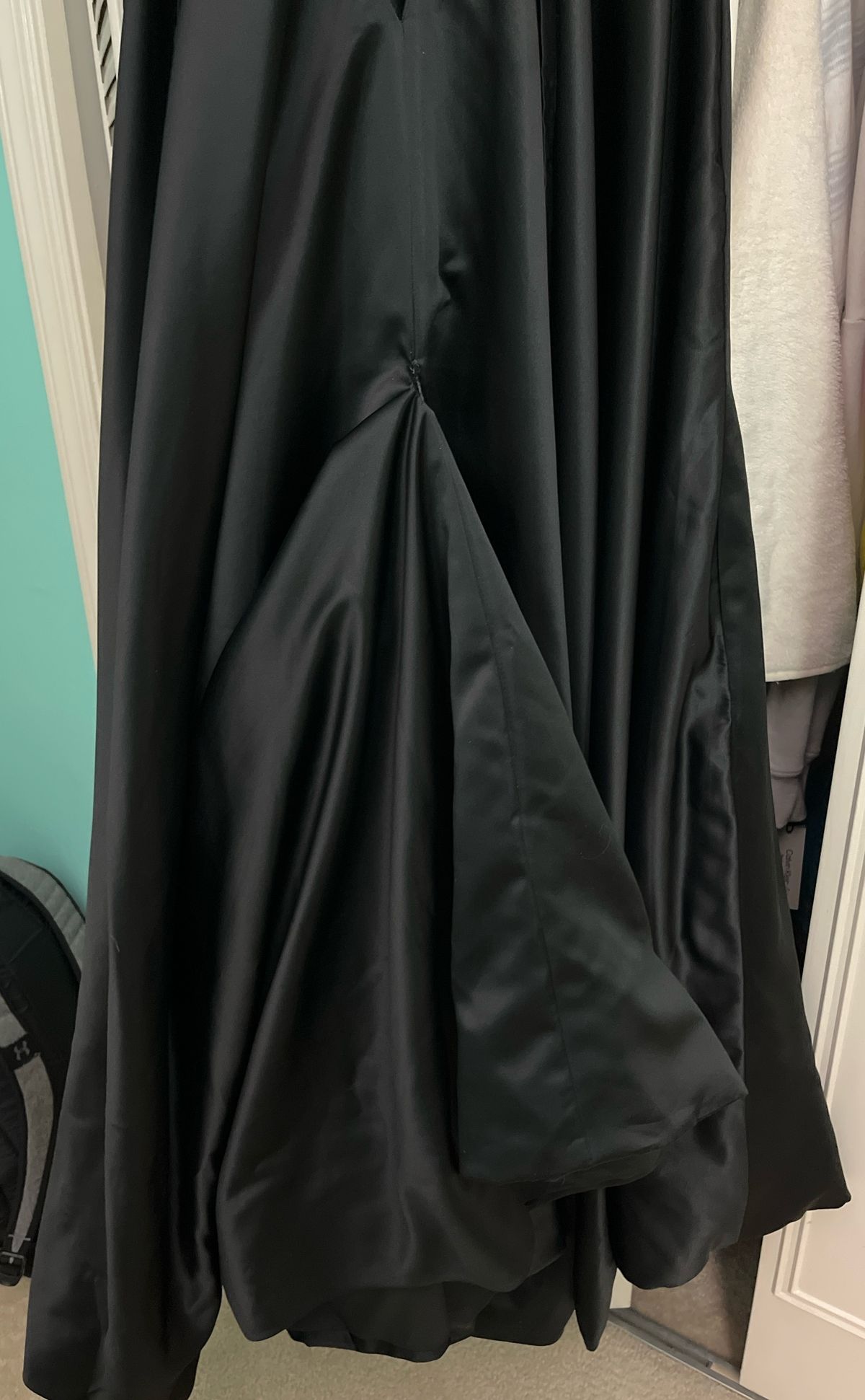 Size 6 Prom Plunge Black Floor Length Maxi on Queenly