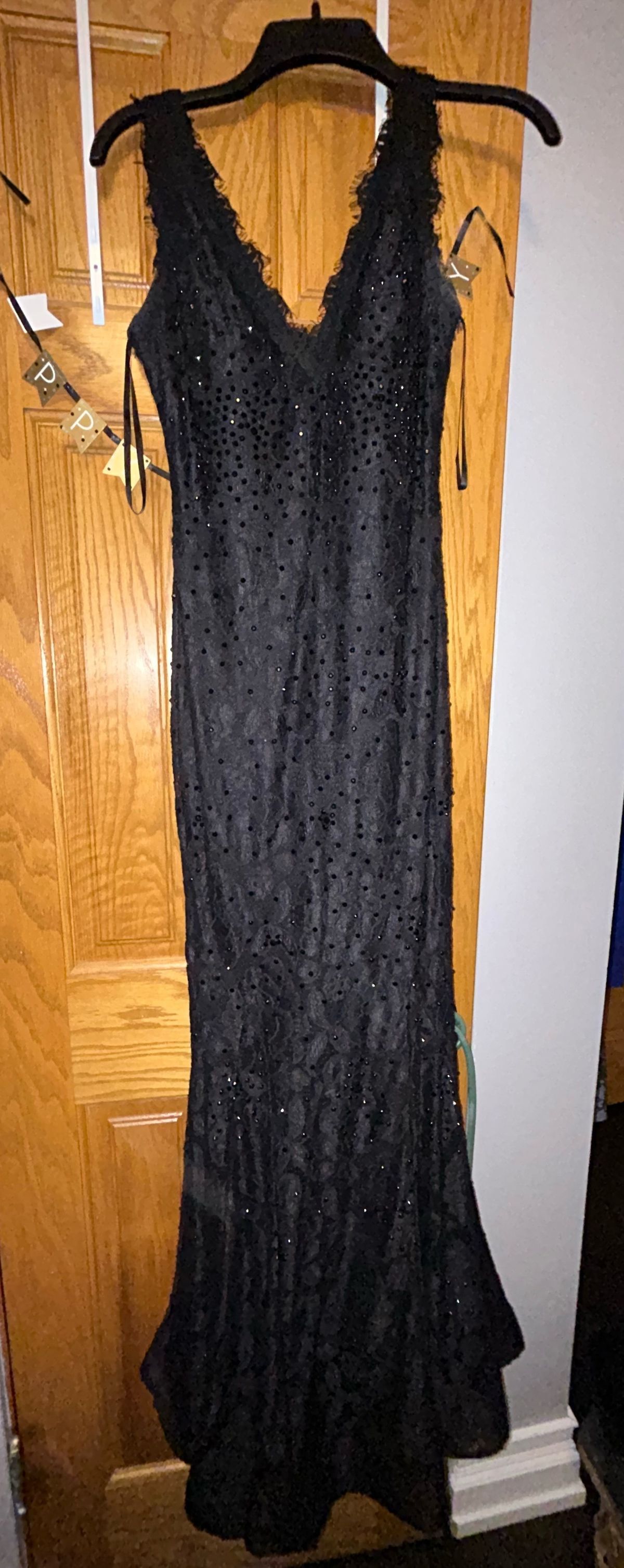 Betsy and Adam Size 2 Prom Black Floor Length Maxi on Queenly