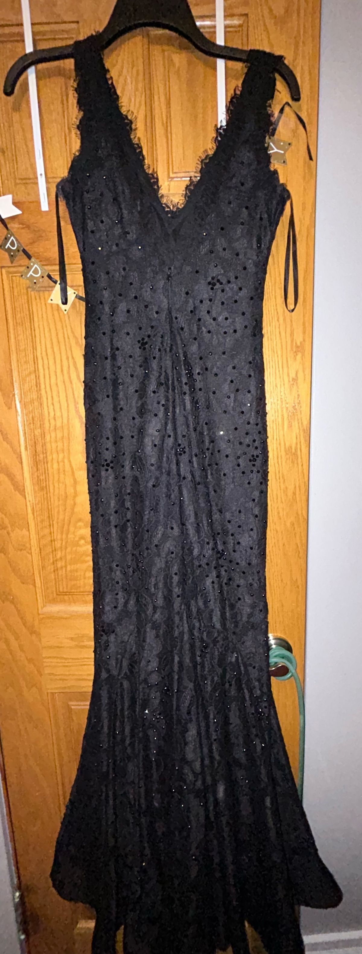 Betsy and Adam Size 2 Prom Black Floor Length Maxi on Queenly