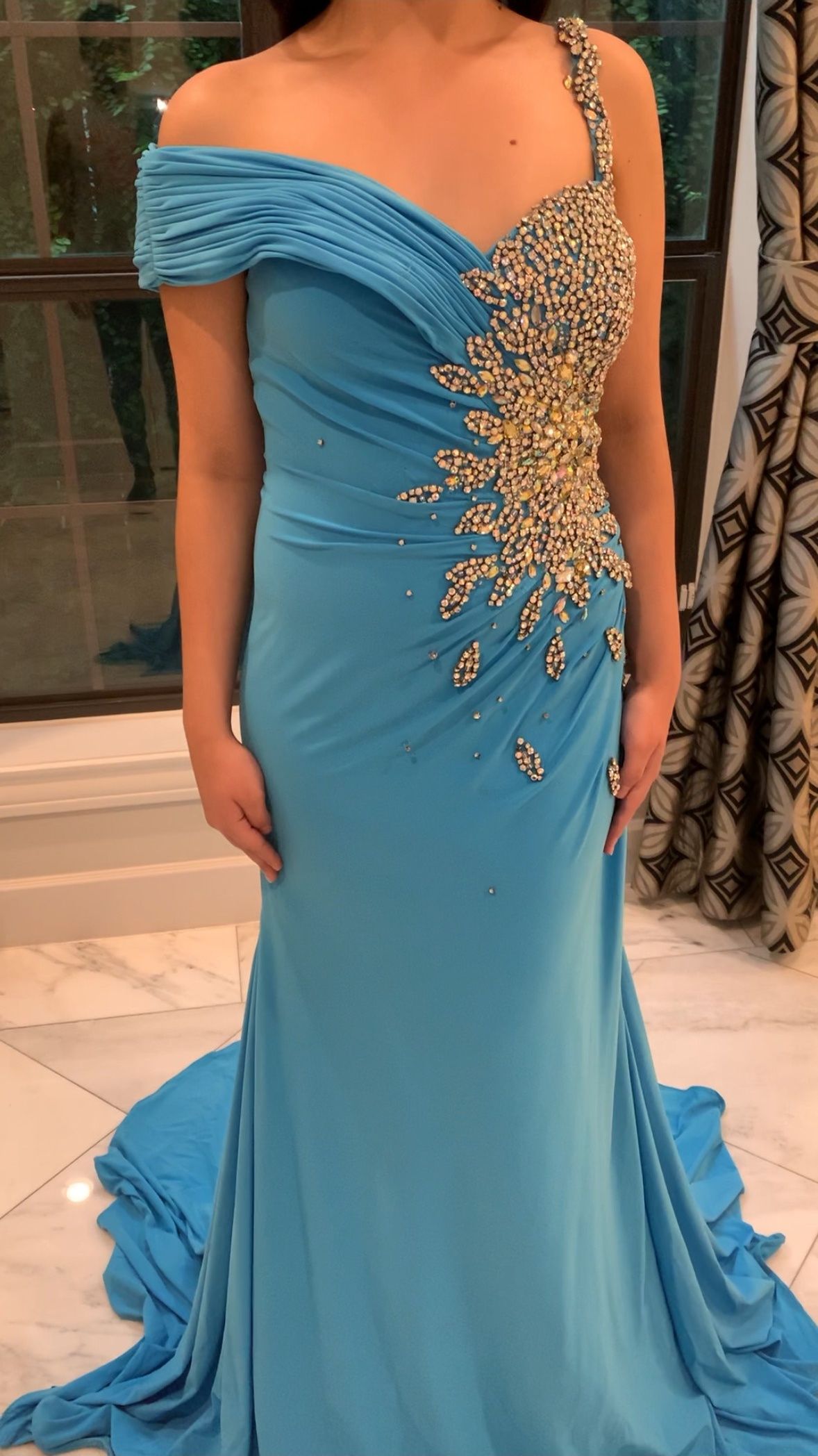 Tony Bowls Size 4 Prom Blue A-line Dress on Queenly
