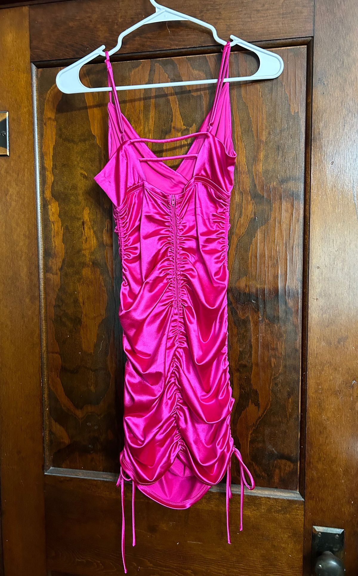 Size M Homecoming Plunge Pink Cocktail Dress on Queenly