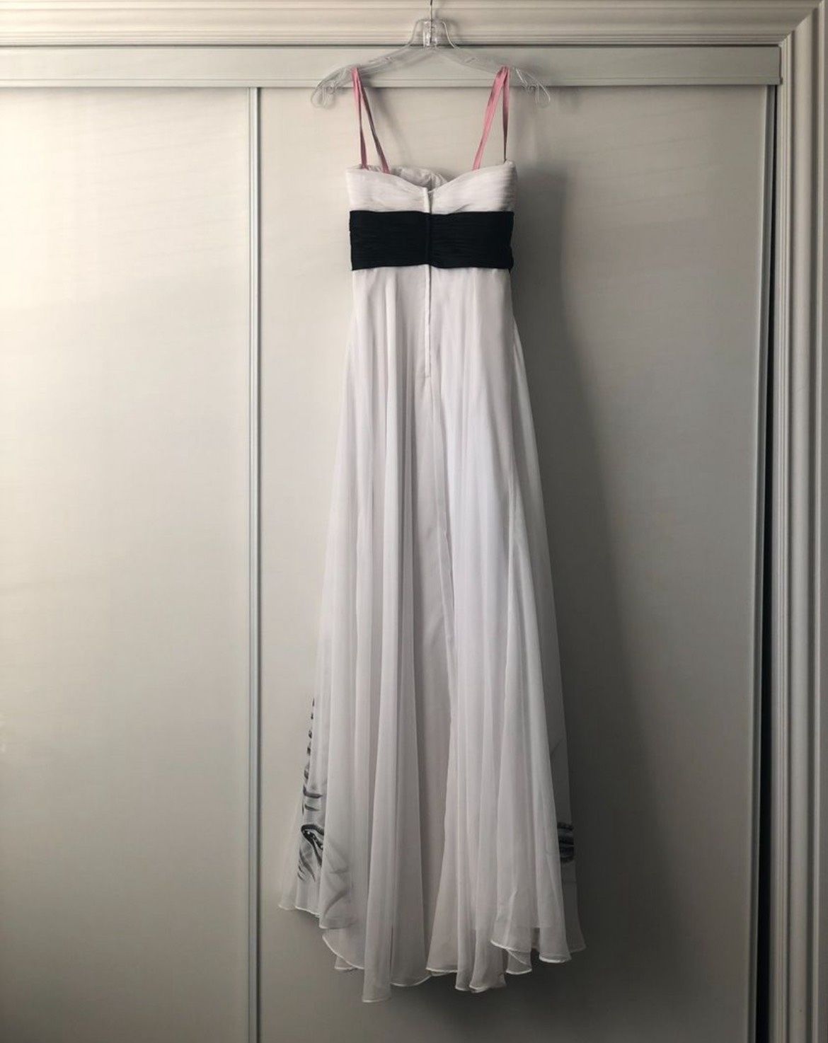 Size 6 Prom Strapless White Floor Length Maxi on Queenly