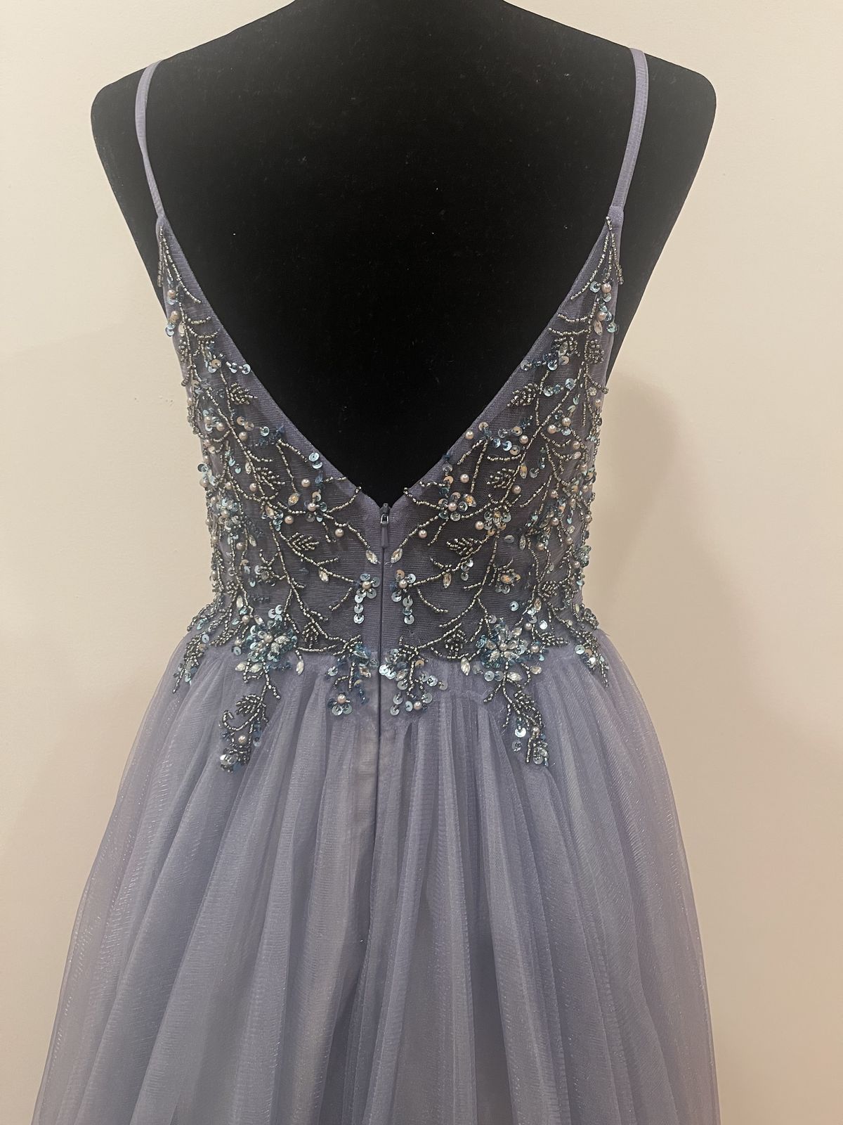 Zapaka Size 8 Prom Plunge Sequined Blue Ball Gown on Queenly