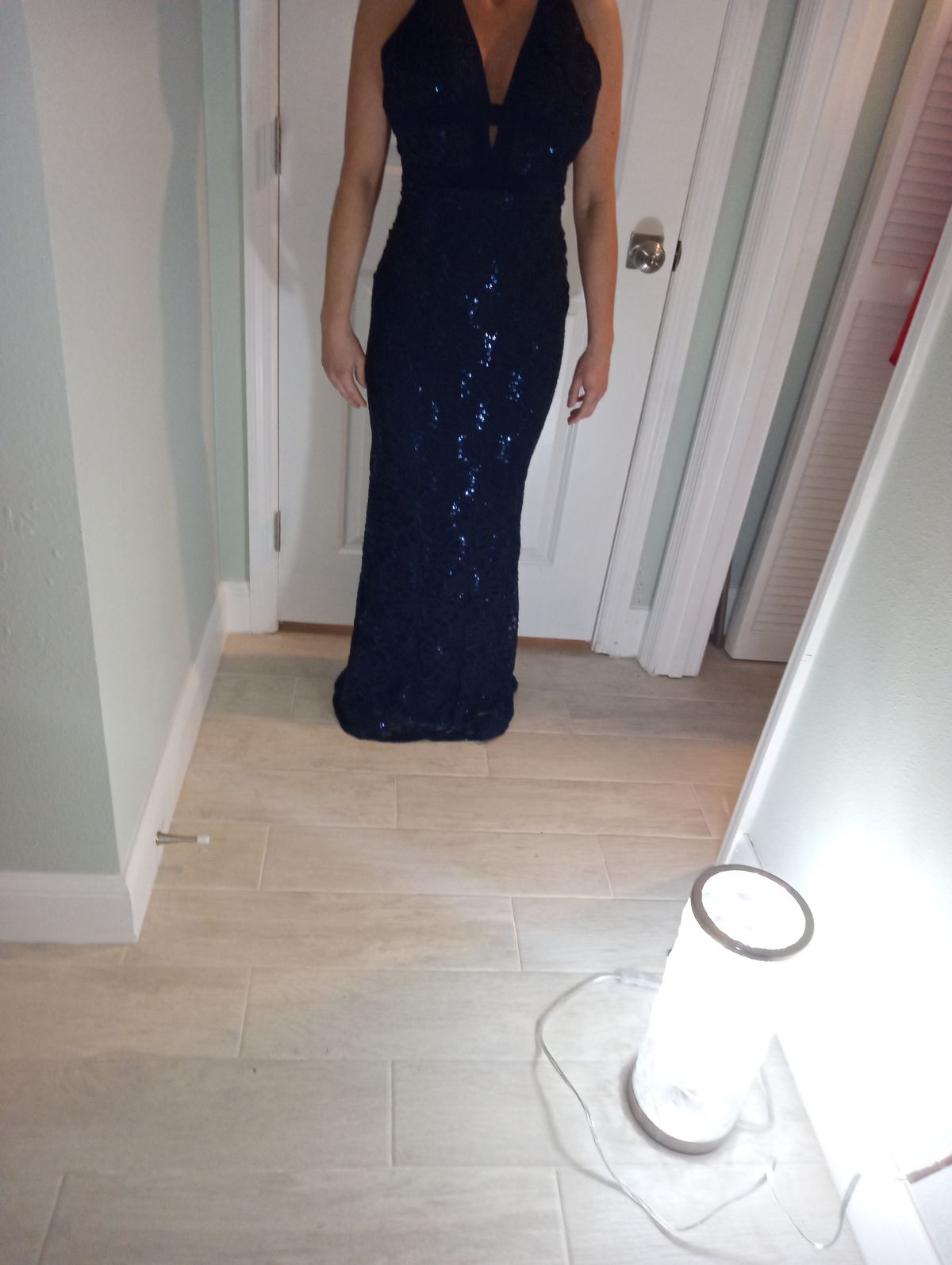 Size 2 Prom Plunge Lace Navy Blue Floor Length Maxi on Queenly