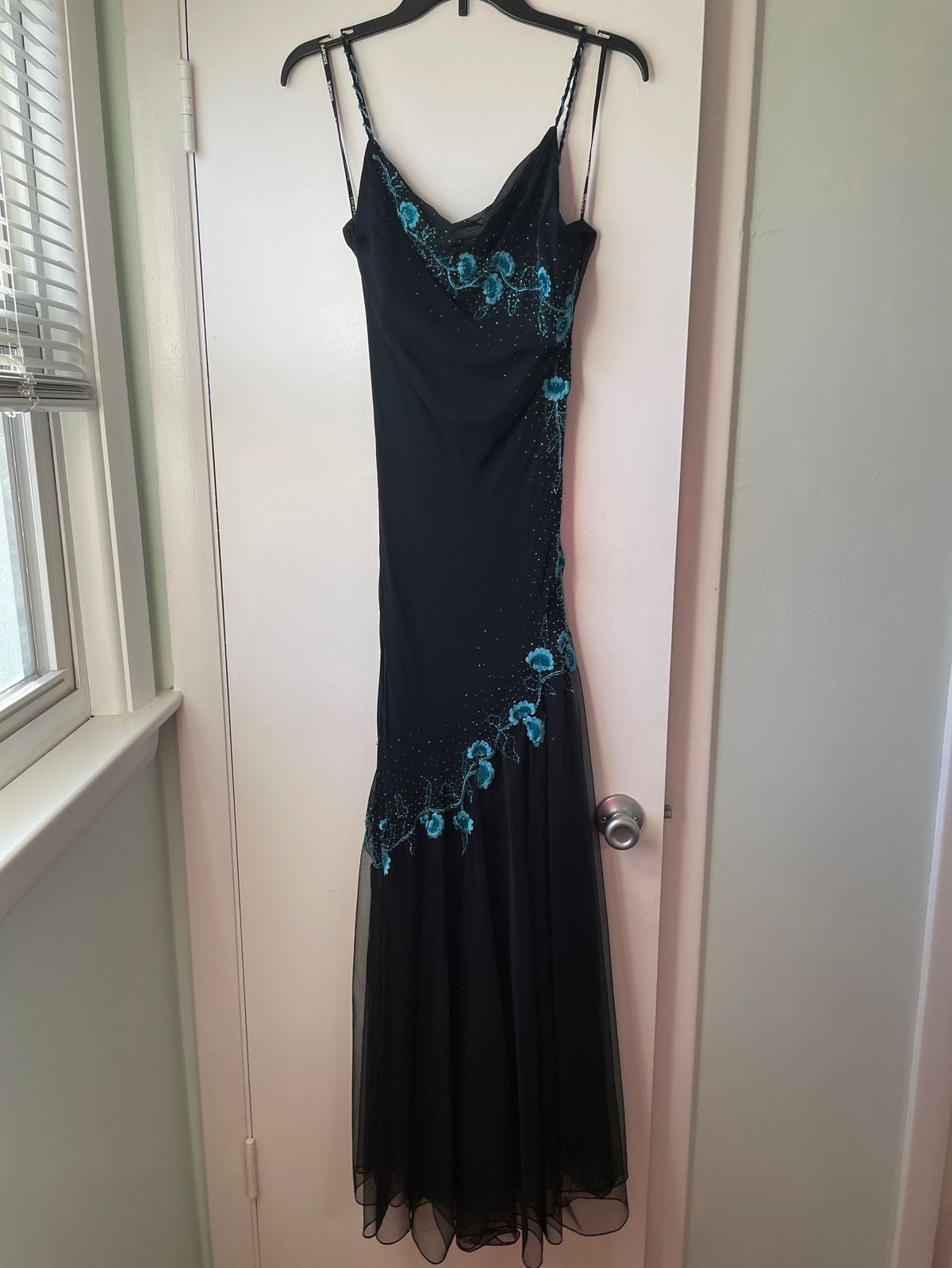 Xscape By Joanna Chen Size 8 Prom Plunge Sequined Black Floor Length Maxi on Queenly