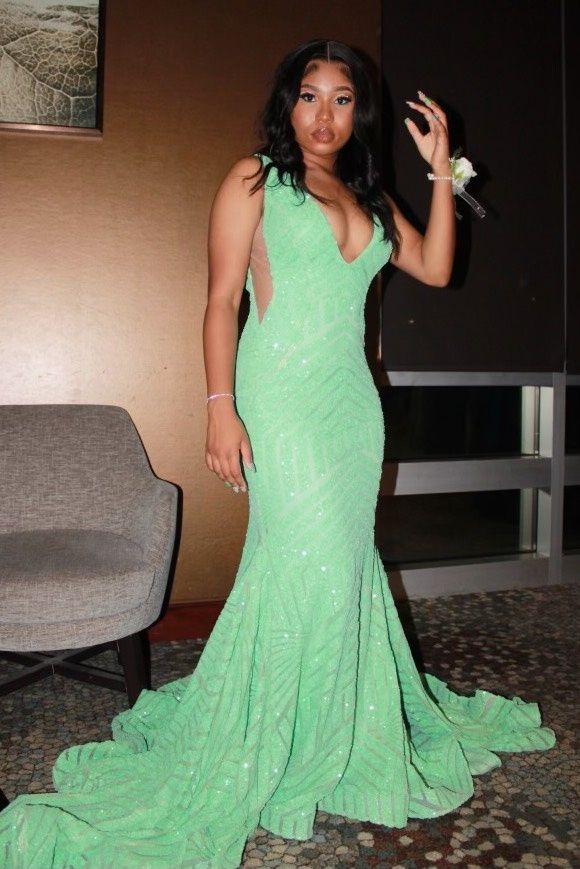 Style 81120 Jovani Size 2 Prom Halter Green Mermaid Dress on Queenly