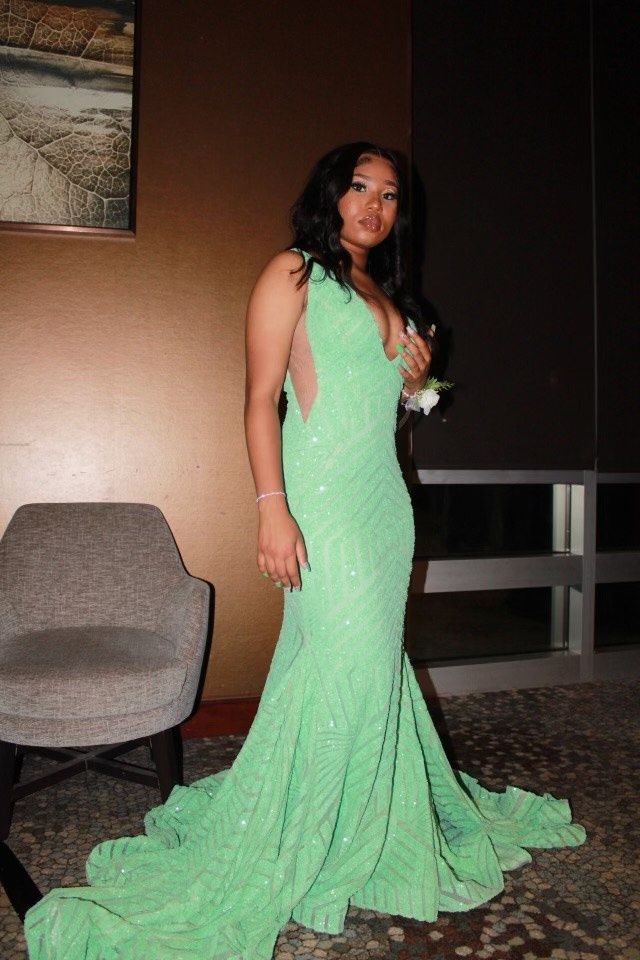 Style 81120 Jovani Size 2 Prom Halter Green Mermaid Dress on Queenly