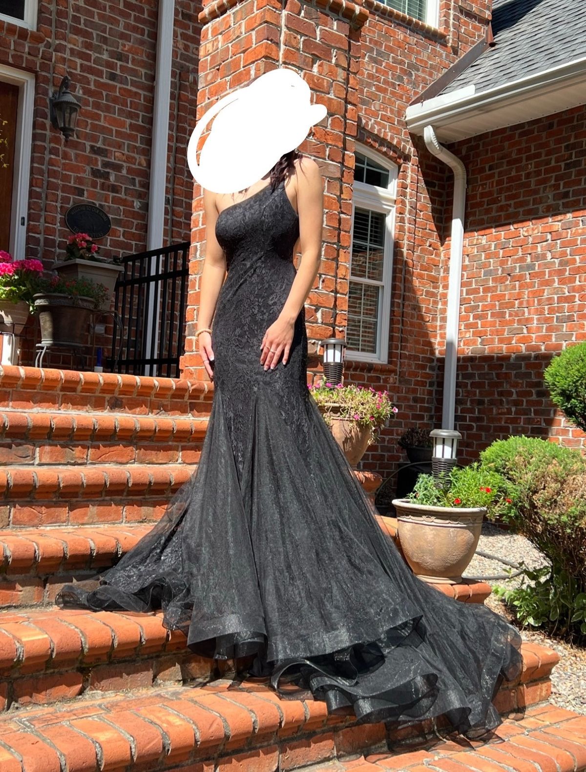 Size 0 Prom One Shoulder Black Dress With Train on Queenly
