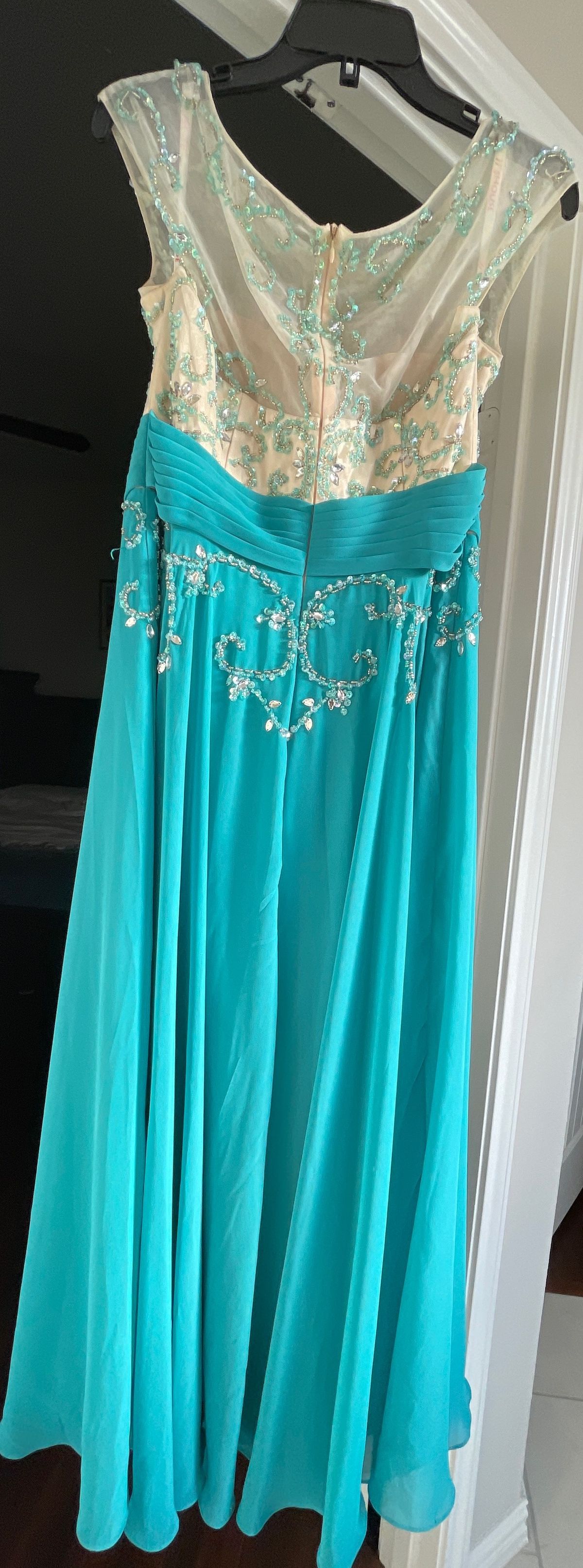 JJs House Size 14 Prom Blue A-line Dress on Queenly