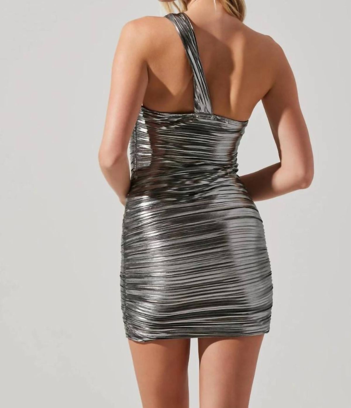 Style 1-2986033804-2696 ASTR Size L One Shoulder Silver Cocktail Dress on Queenly