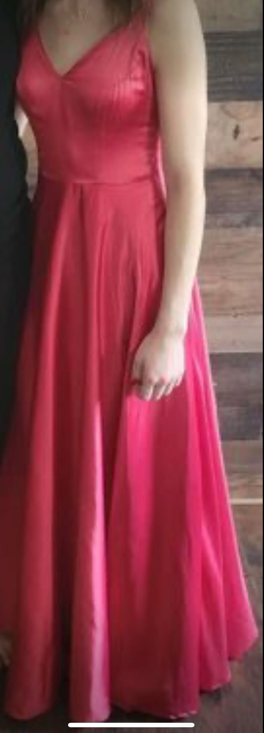 Size 0 Prom Plunge Red Side Slit Dress on Queenly