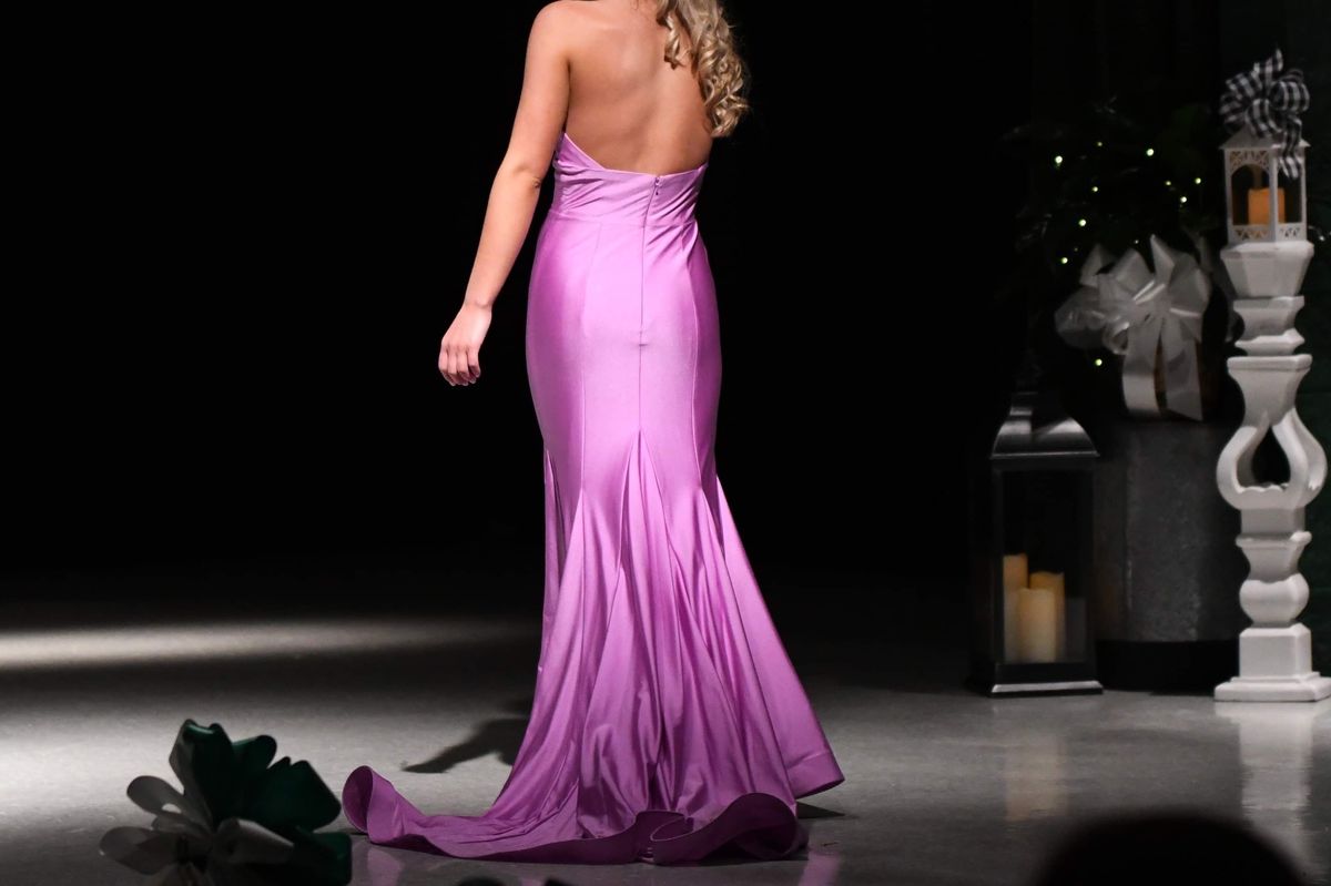Size 2 Prom Halter Purple Mermaid Dress on Queenly