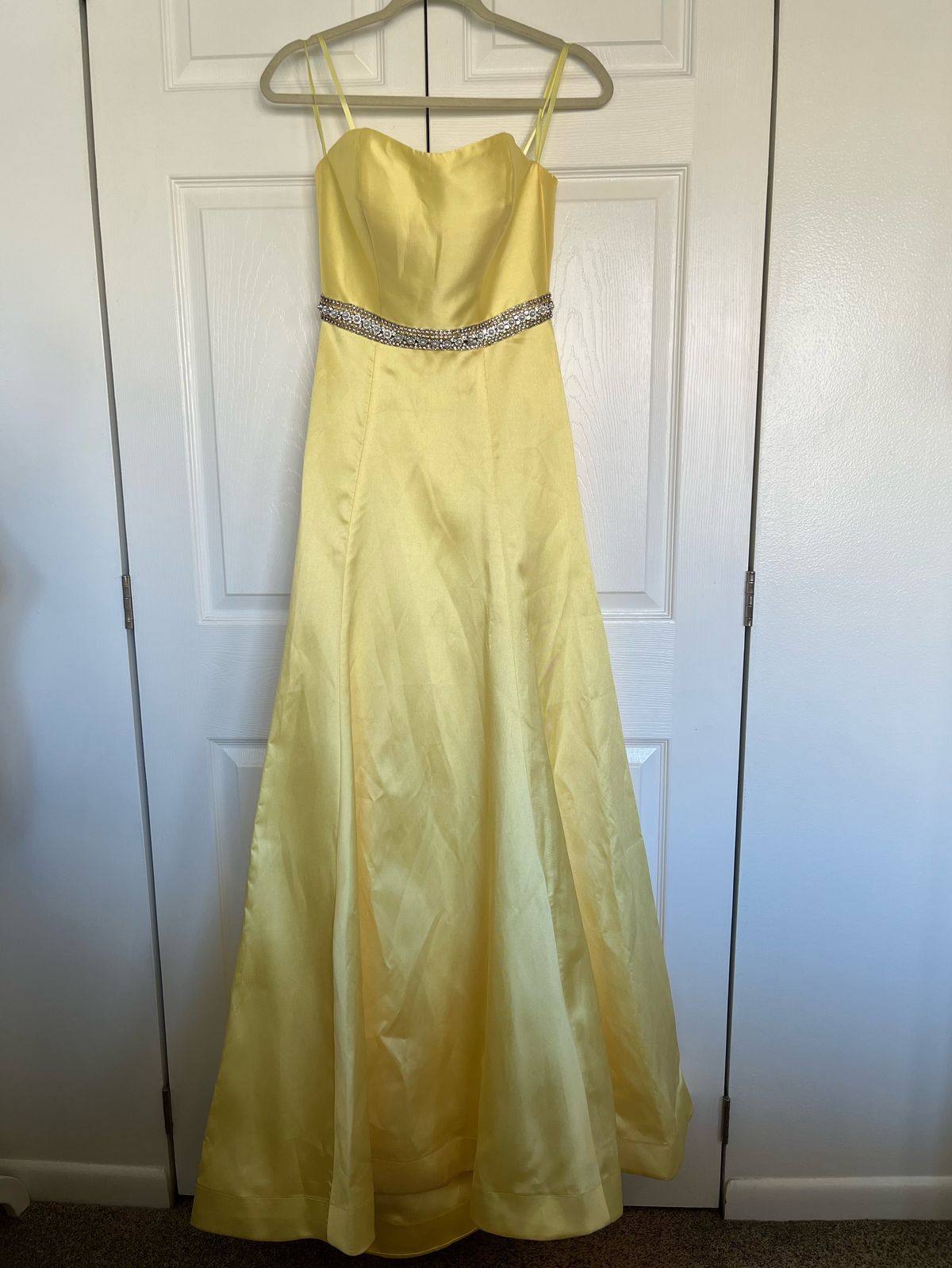 Style 67687L Mac Duggal Size 4 Strapless Sequined Yellow A-line Dress on Queenly