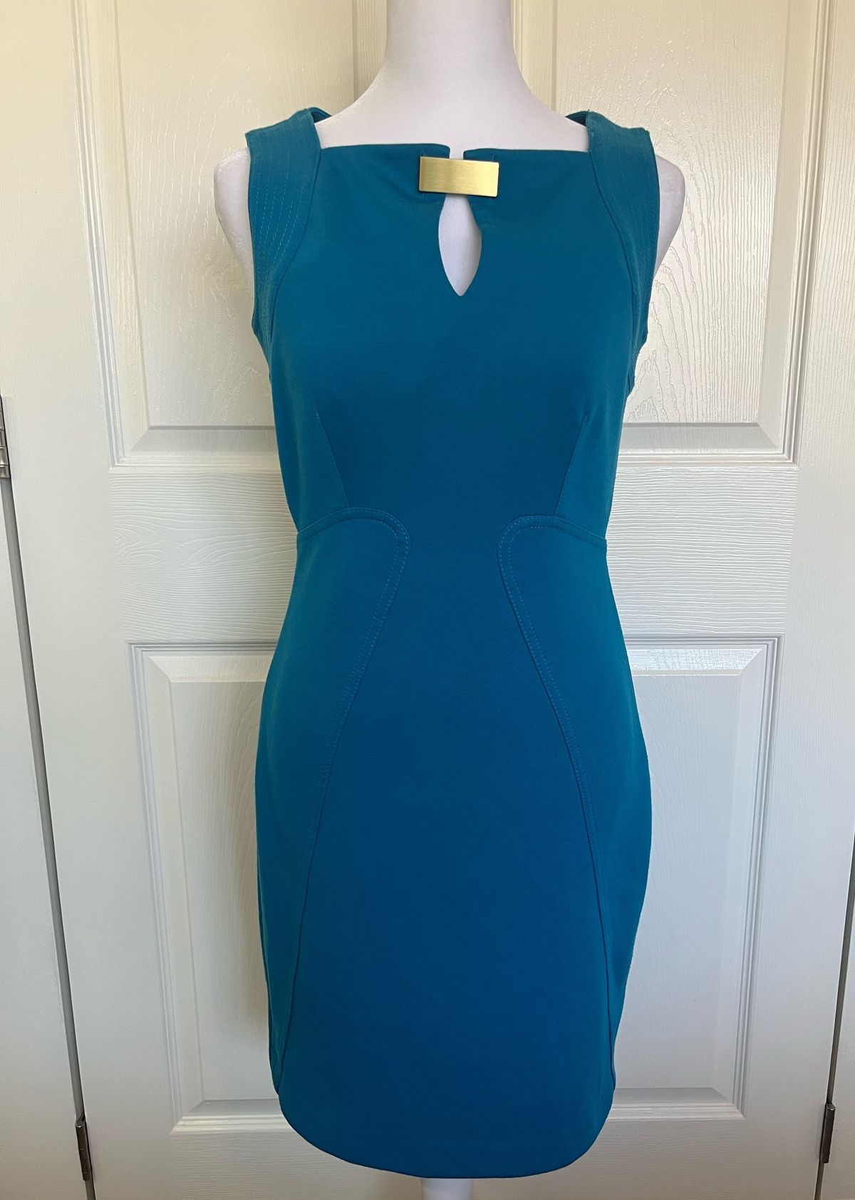 Laundry by Shelli Segal Size 2 High Neck Blue Cocktail Dress on Queenly