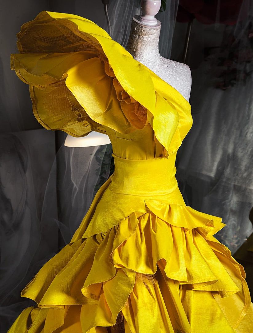 Mila Fashion/Mologoko Couture Size 4 Yellow Dress With Train on Queenly