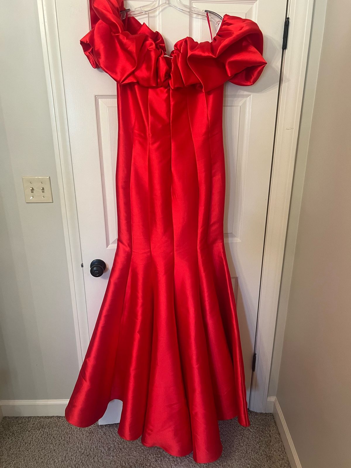 Ashley Lauren Size 12 Off The Shoulder Red Mermaid Dress on Queenly