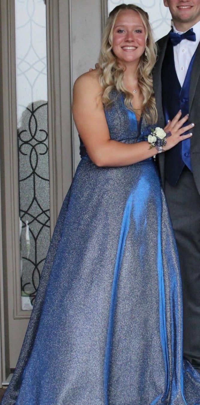 Size 14 Prom Plunge Blue Ball Gown on Queenly