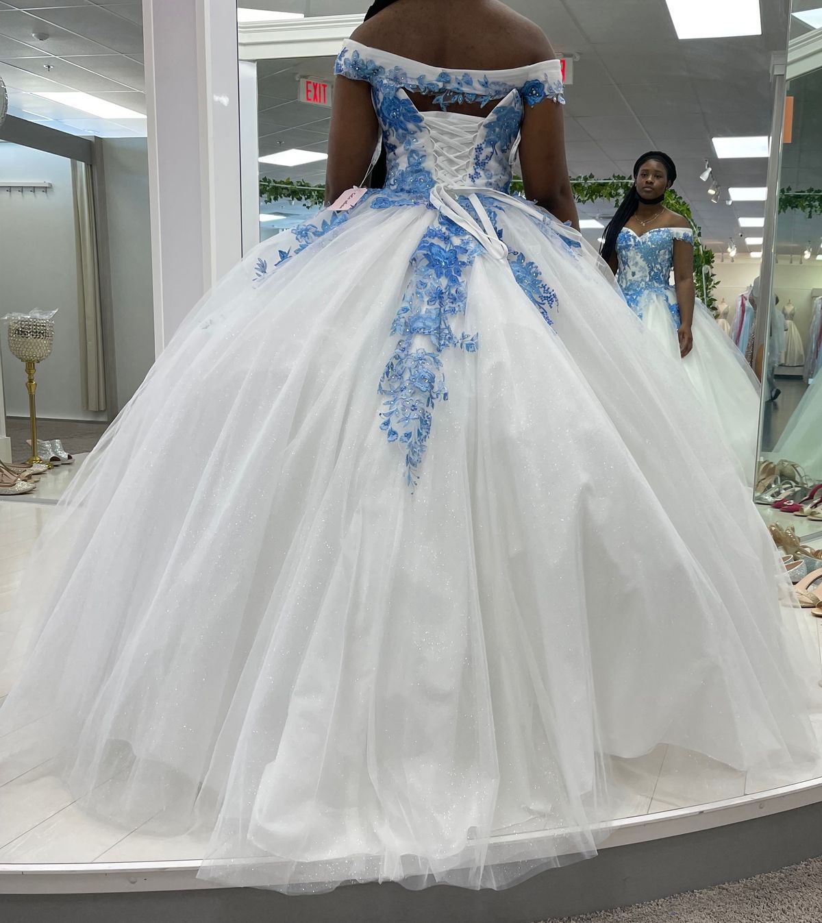 Size 6 Pageant Off The Shoulder White Ball Gown on Queenly