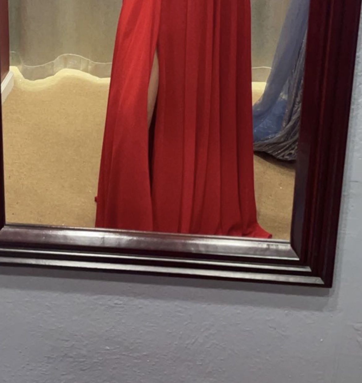 Size 0 Red Ball Gown on Queenly