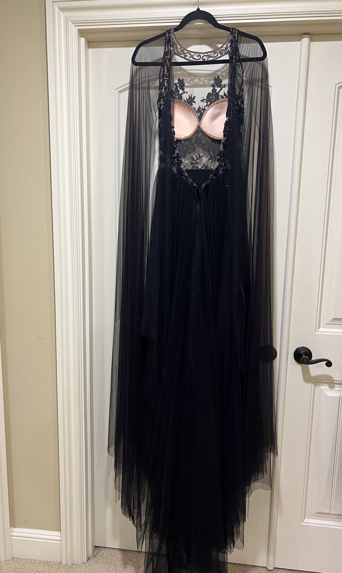 Style 933 Wissam Chammas Size 4 Prom Cap Sleeve Black A-line Dress on Queenly
