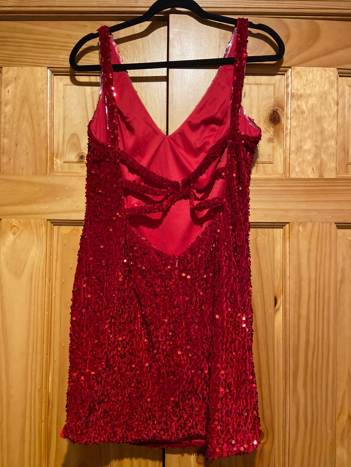 Size 14 Prom Plunge Red Cocktail Dress on Queenly