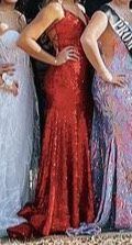 Size 8 Prom Plunge Red Mermaid Dress on Queenly