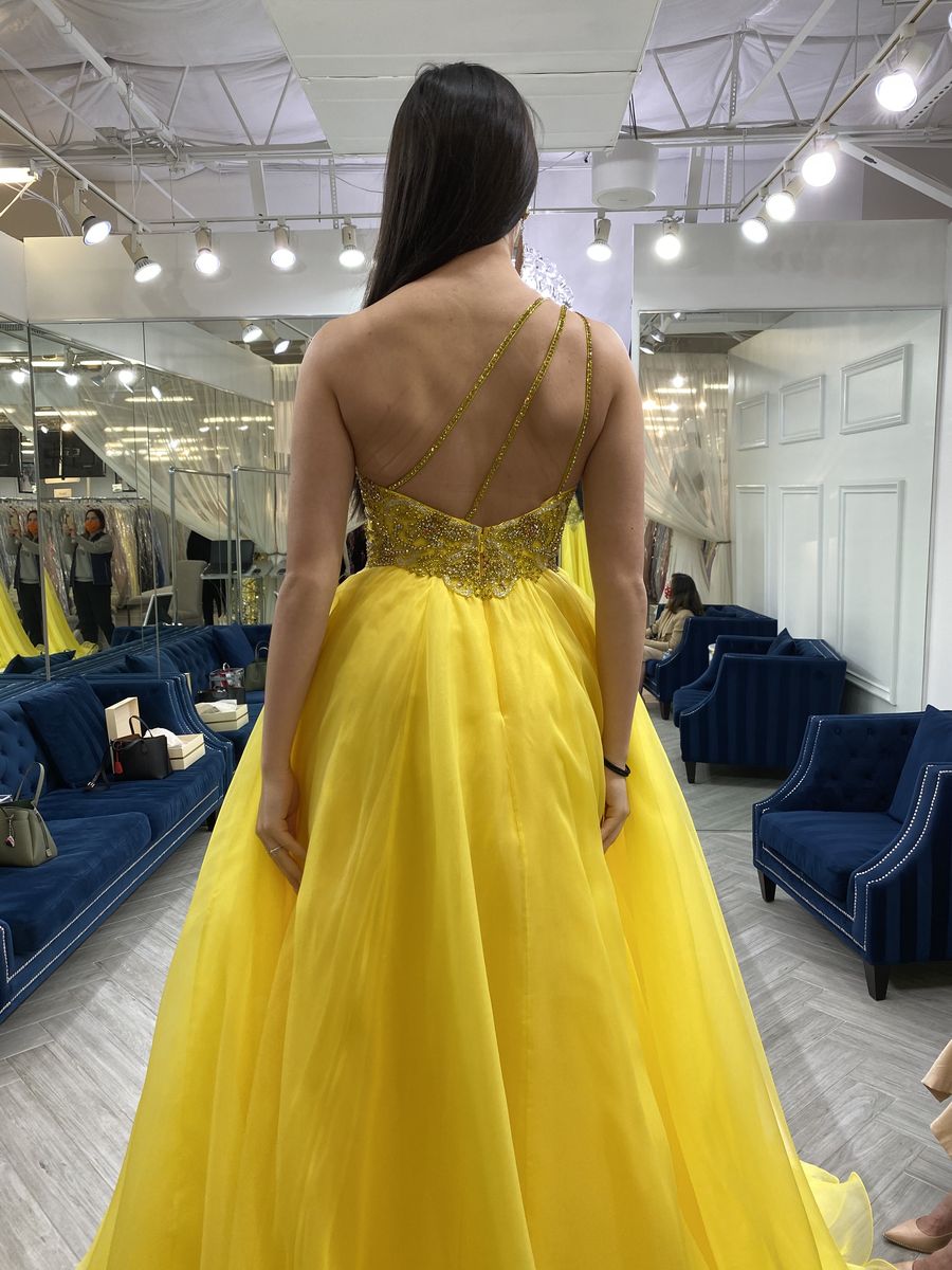 Sherri Hill Size 6 One Shoulder Yellow Dress With Train on Queenly