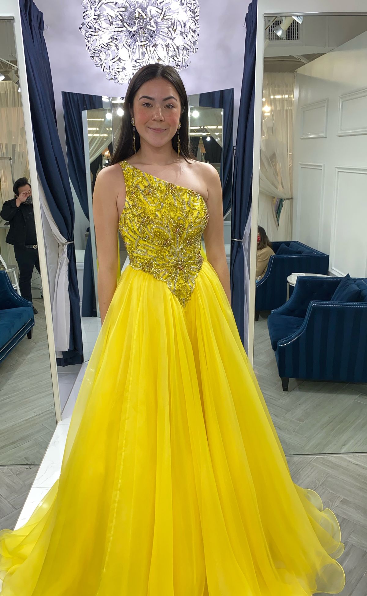 Sherri Hill Size 6 One Shoulder Yellow Dress With Train on Queenly