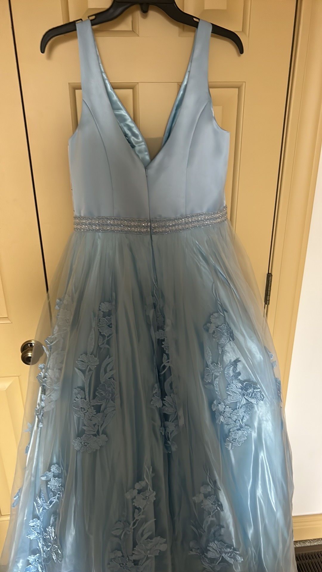 Style I006567 Faviana Size 12 Prom Plunge Blue Ball Gown on Queenly