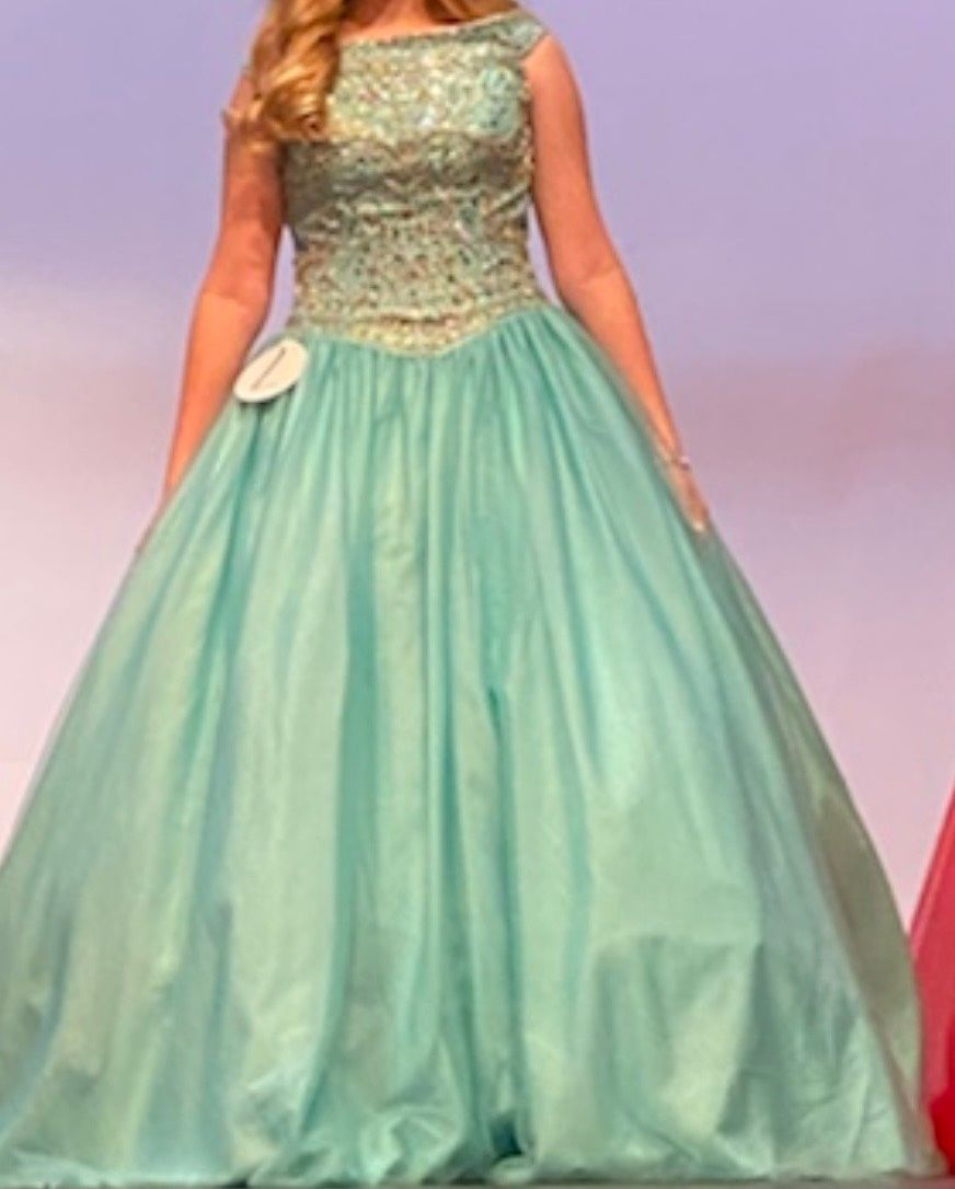 Size 10 Prom Off The Shoulder Blue Ball Gown on Queenly
