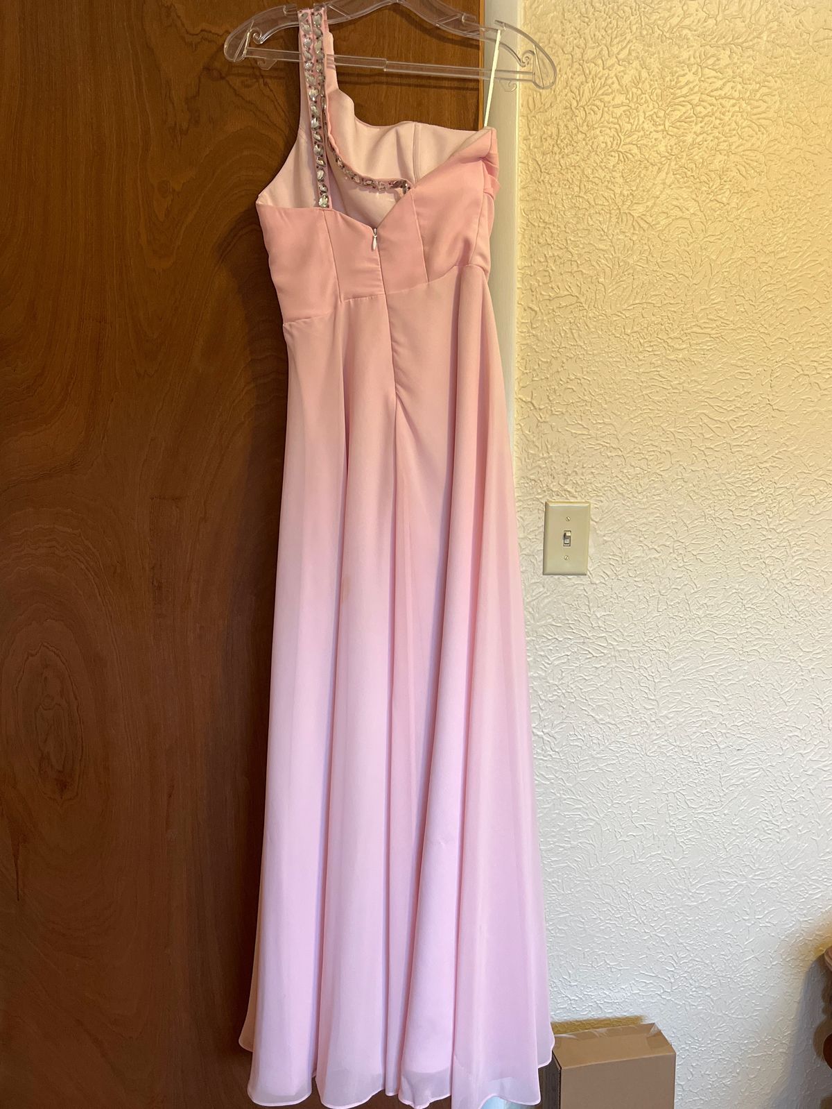 Size 0 Prom One Shoulder Pink A-line Dress on Queenly