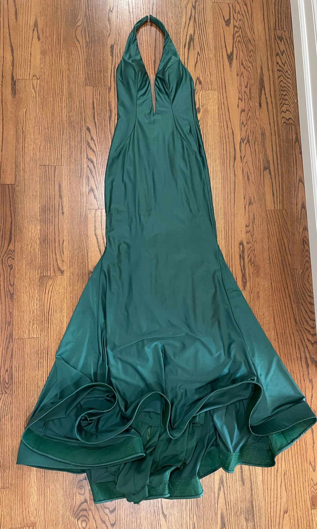 Jovani Size 2 Prom Halter Green Dress With Train on Queenly