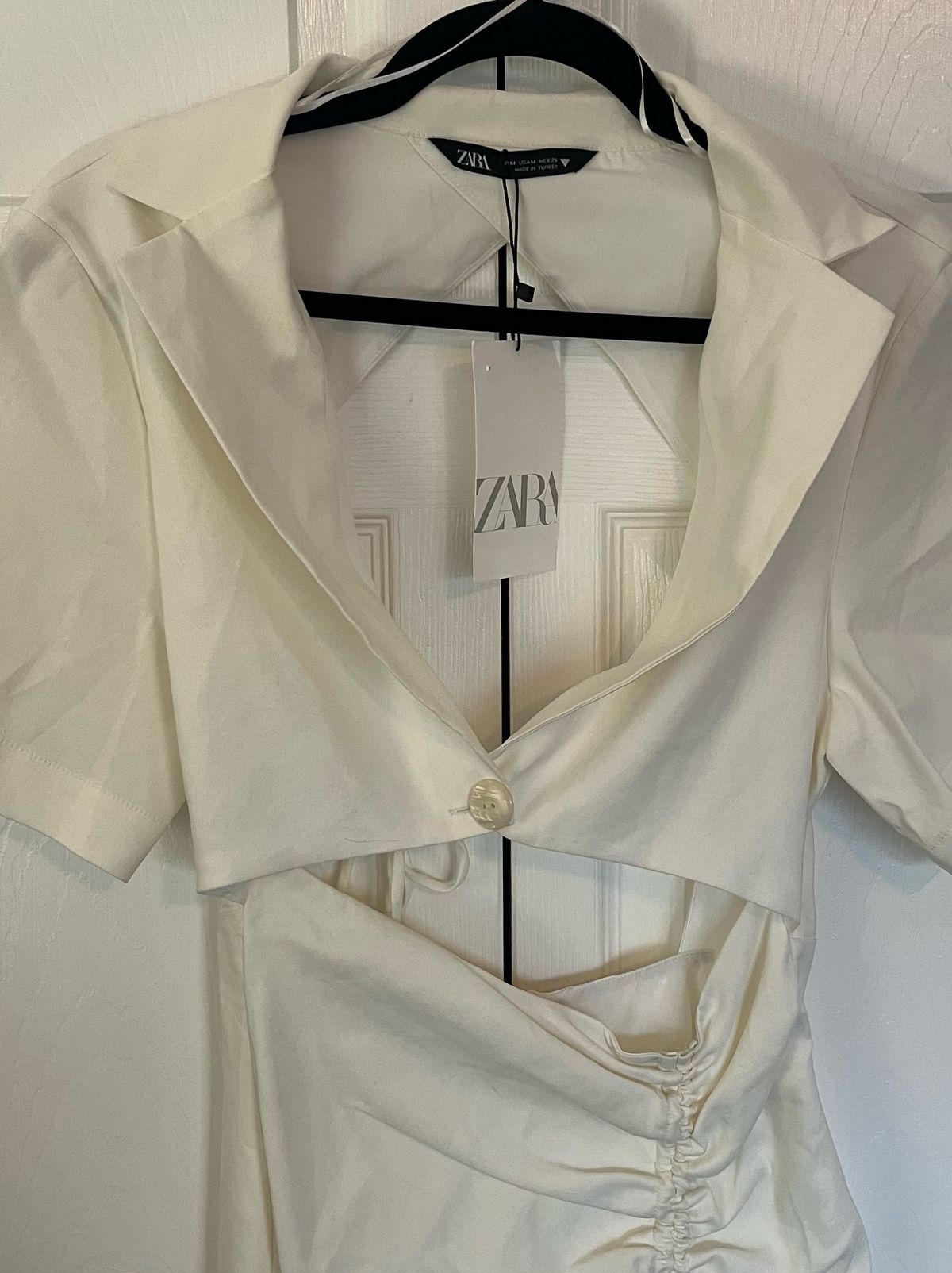Zara Size M Homecoming Plunge White Cocktail Dress on Queenly