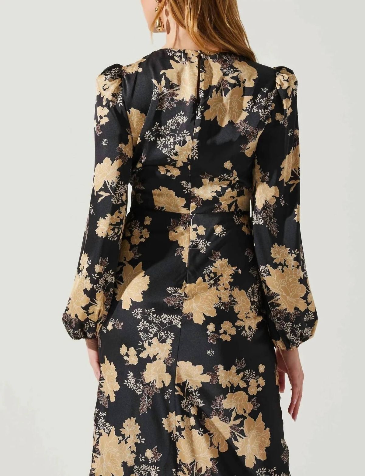 Style 1-1031036960-2901 ASTR Size M Long Sleeve Floral Black Cocktail Dress on Queenly