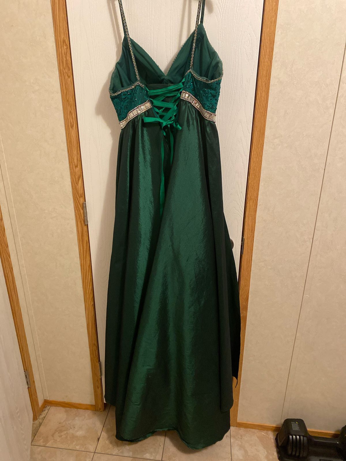 Johnathan Kayne Size 6 Prom Green Ball Gown on Queenly