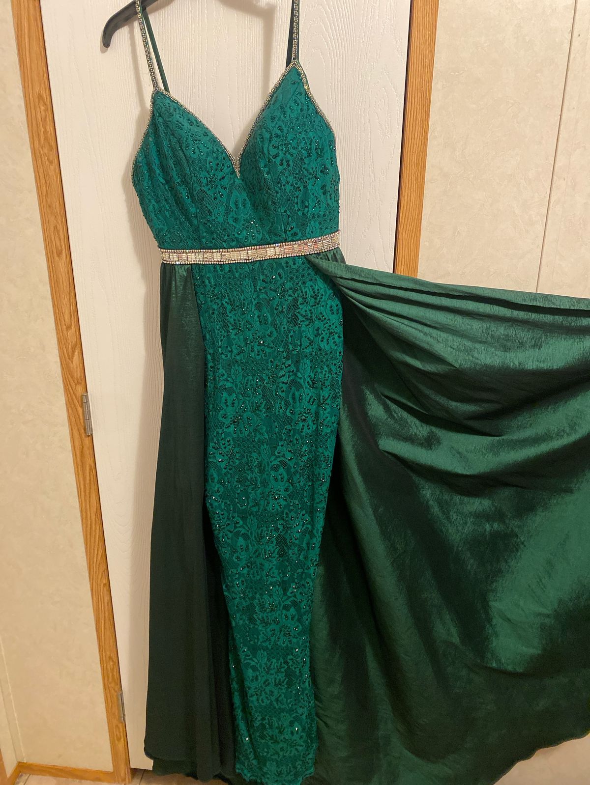 Johnathan Kayne Size 6 Prom Green Ball Gown on Queenly