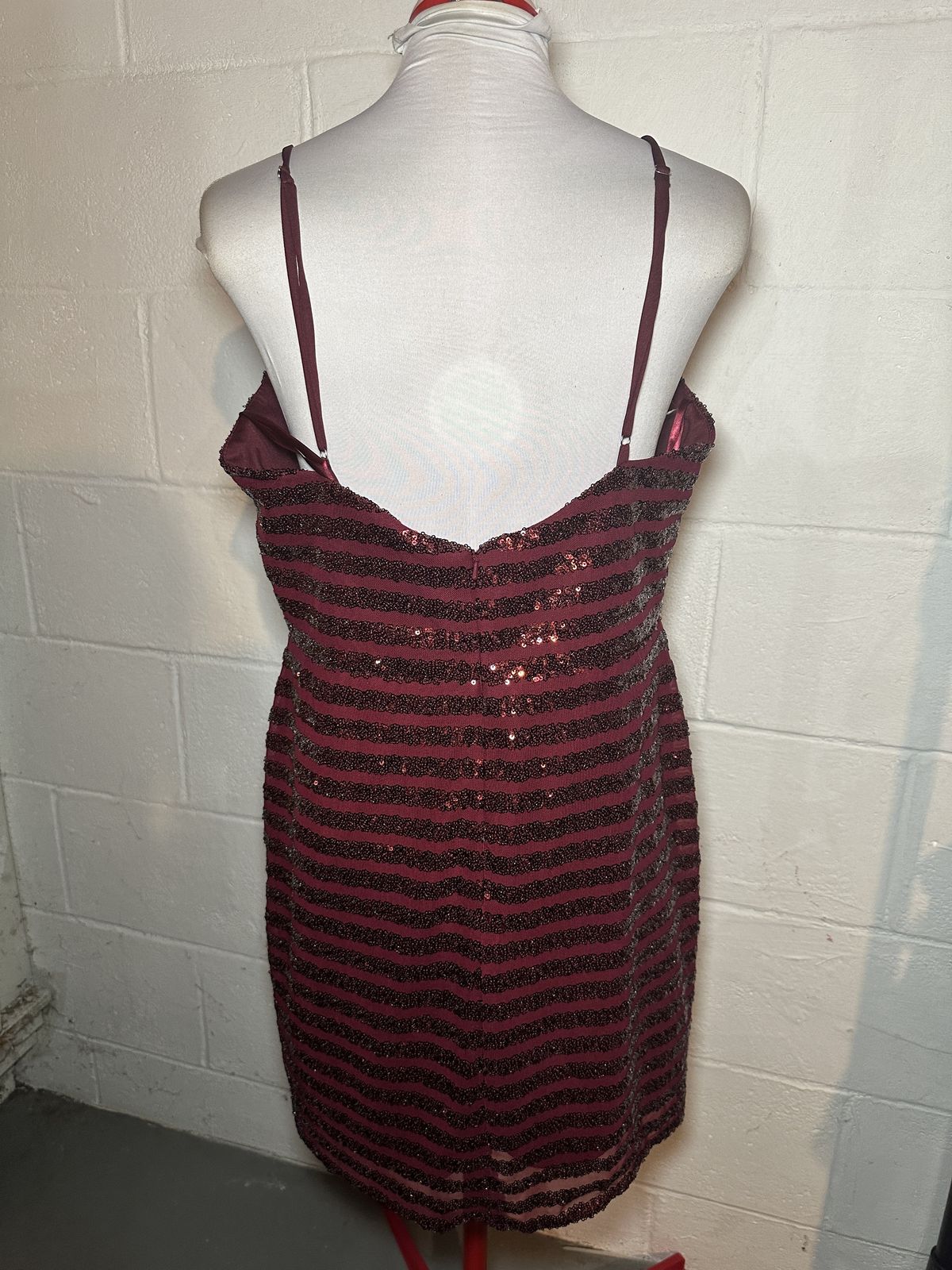 Style R706 Nox Anabel Size 14 Plunge Red Cocktail Dress on Queenly